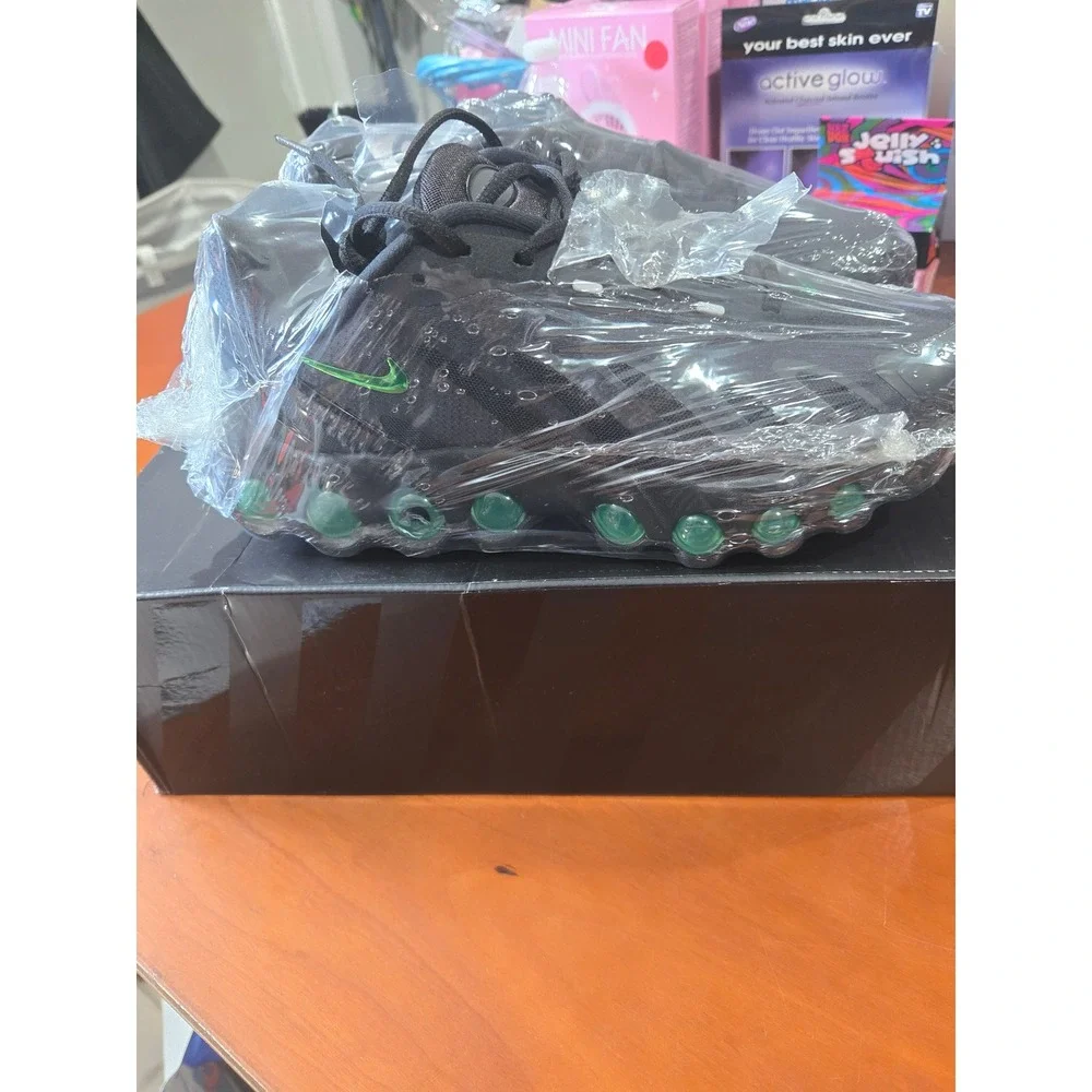 Nike Air Max DN8 GS Black Green Strike HF7310-006 Kids Size 5Y Sneakers